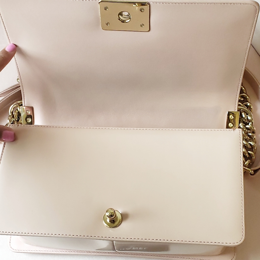 Chanel Medium Boy Bag - Picture 8 of 13